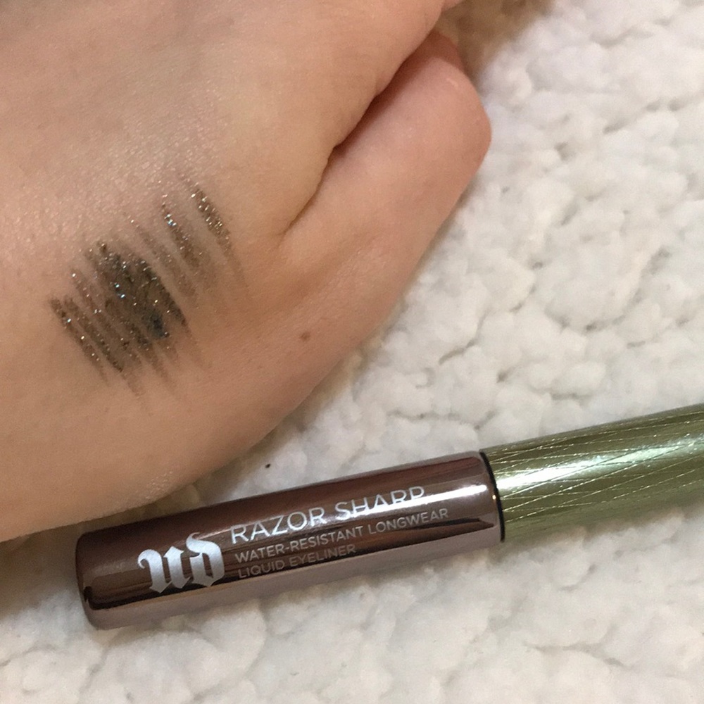 Urban Decay Razor Sharp Liquid Eyeliner in Zodiac